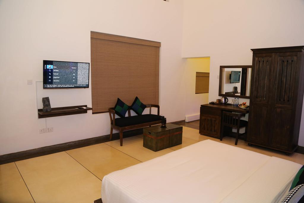 Tranquil Negombo Boutique Hotel Exterior photo