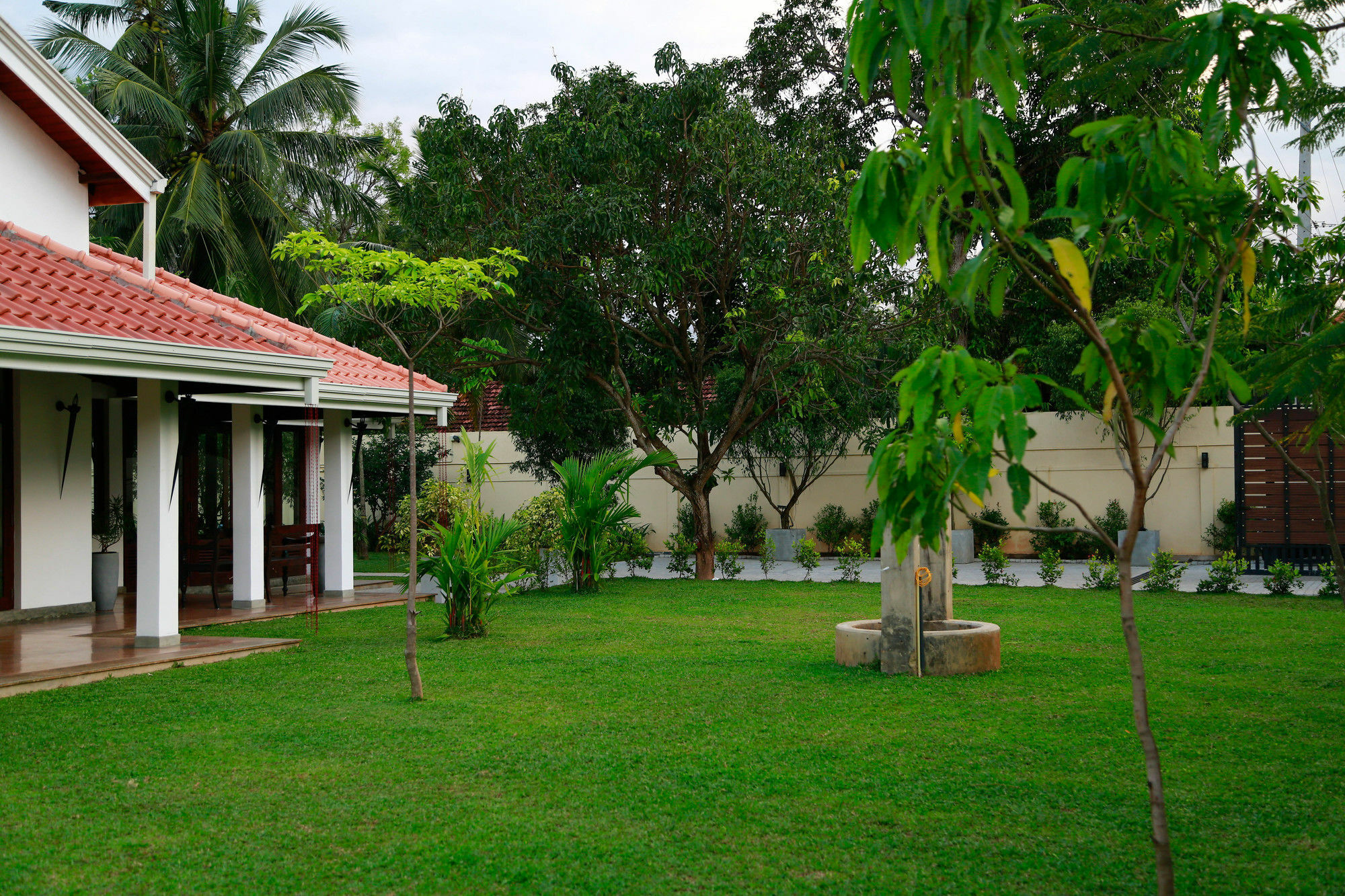 Tranquil Negombo Boutique Hotel Exterior photo